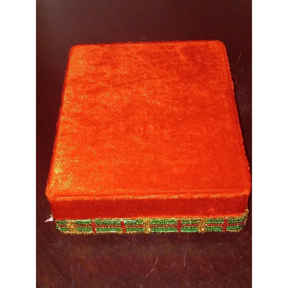 NEW‎ Vintage Christmas Trinket Gift Box Beaded Velvet Embellished